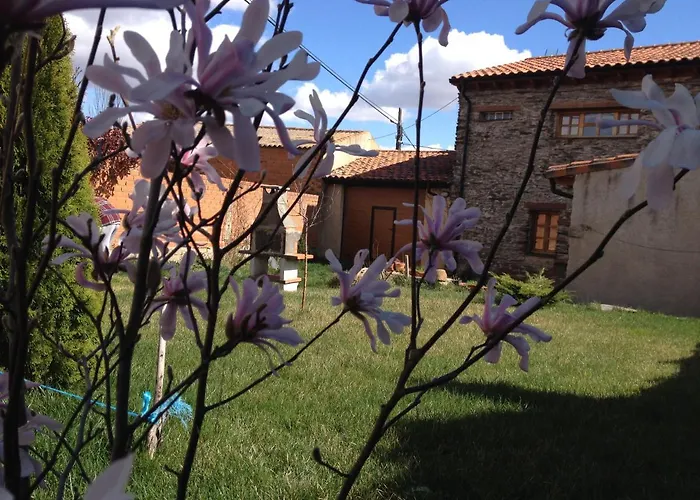 Casa De Piedra En Muga De Alba