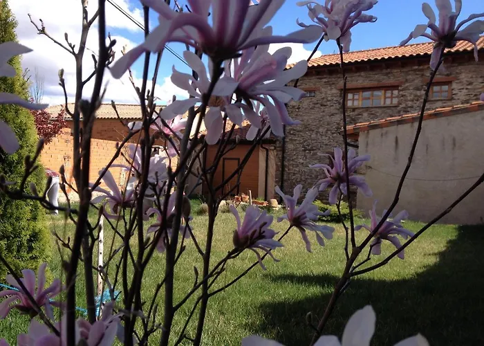 Casa De Piedra En Muga De Alba